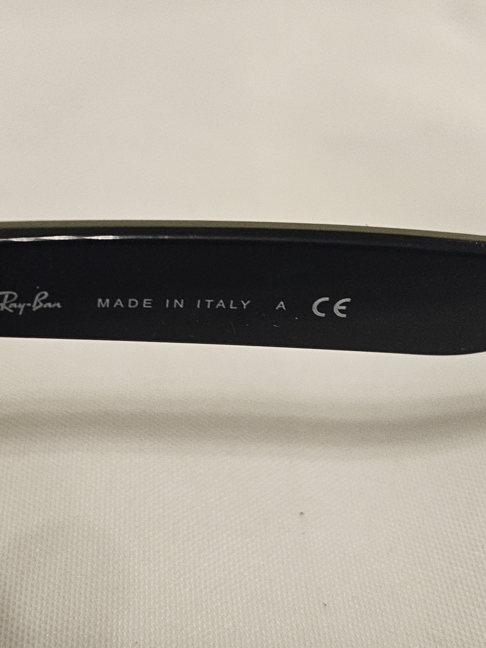 Ray-Ban Classic Wayfarer Sunglasses in Olive Green with Black Case - Picture 6 of 8